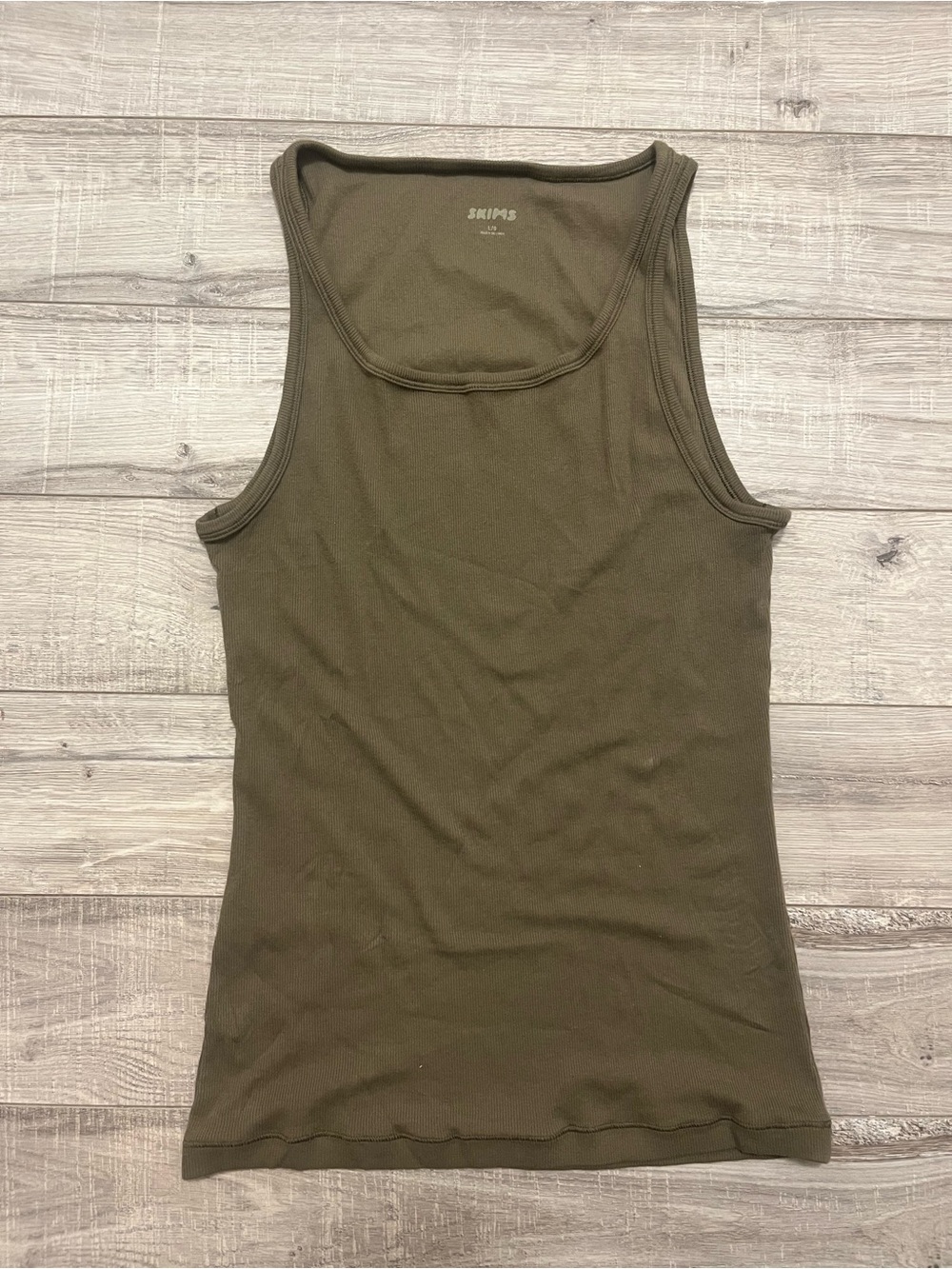SKIMS Olive Ribbed Singlet - Picture 5 of 7